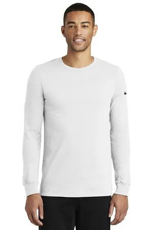 NKBQ5230 Nike Dri-FIT Cotton/Poly Long Sleeve Tee.